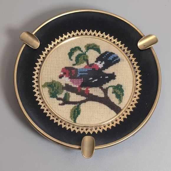 Vtg Ashtray Round Needlepoint Cross Stitch Bird Glass Top Black Gold Tone - Picture 1 of 3